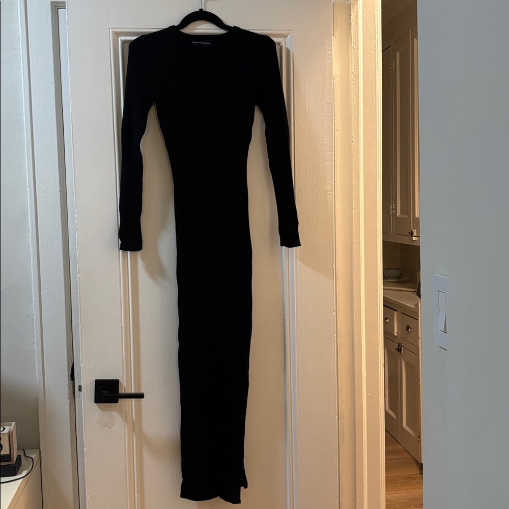 Ribbed black dress